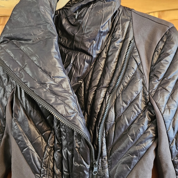 Blanc Noir Stylish Black Quilted Women's Jacket - Picture 3 of 12